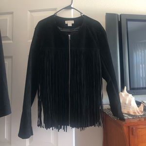Ladies suede jacket with fringe on front